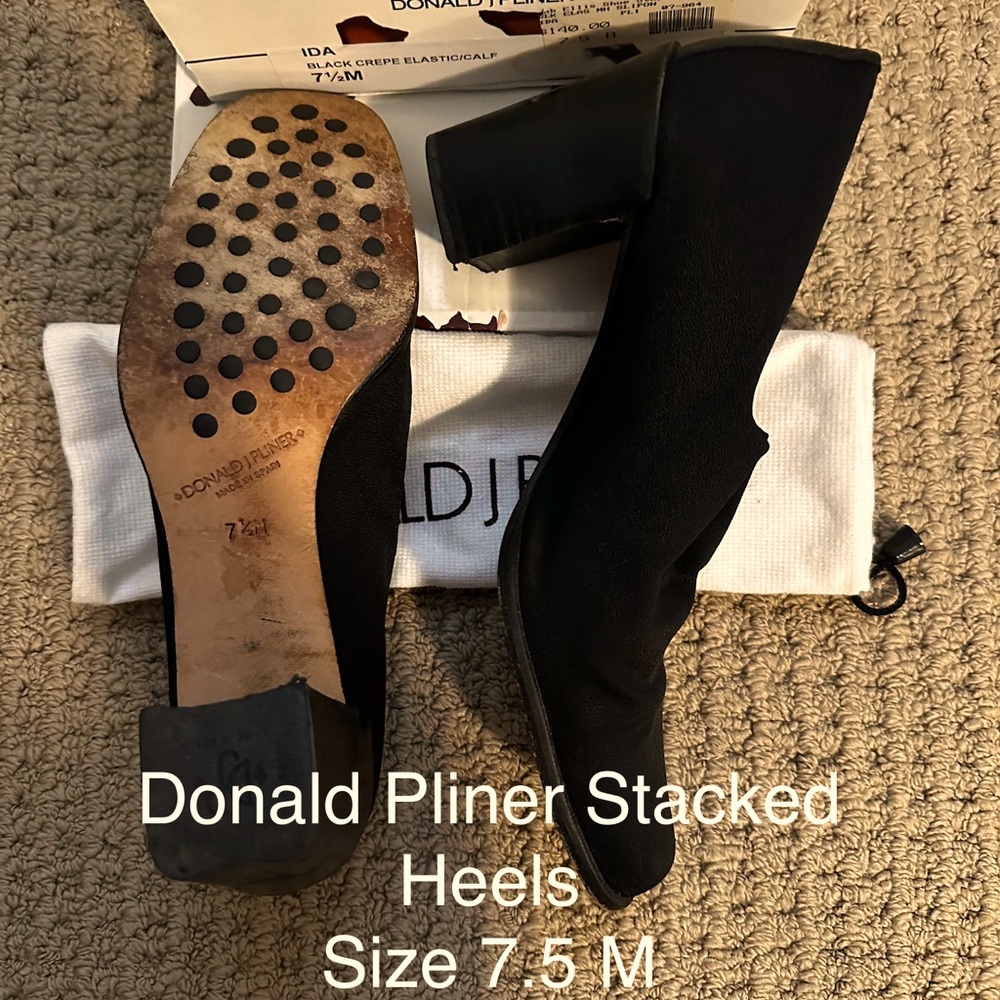 Barely worn Donald J Pliner heels